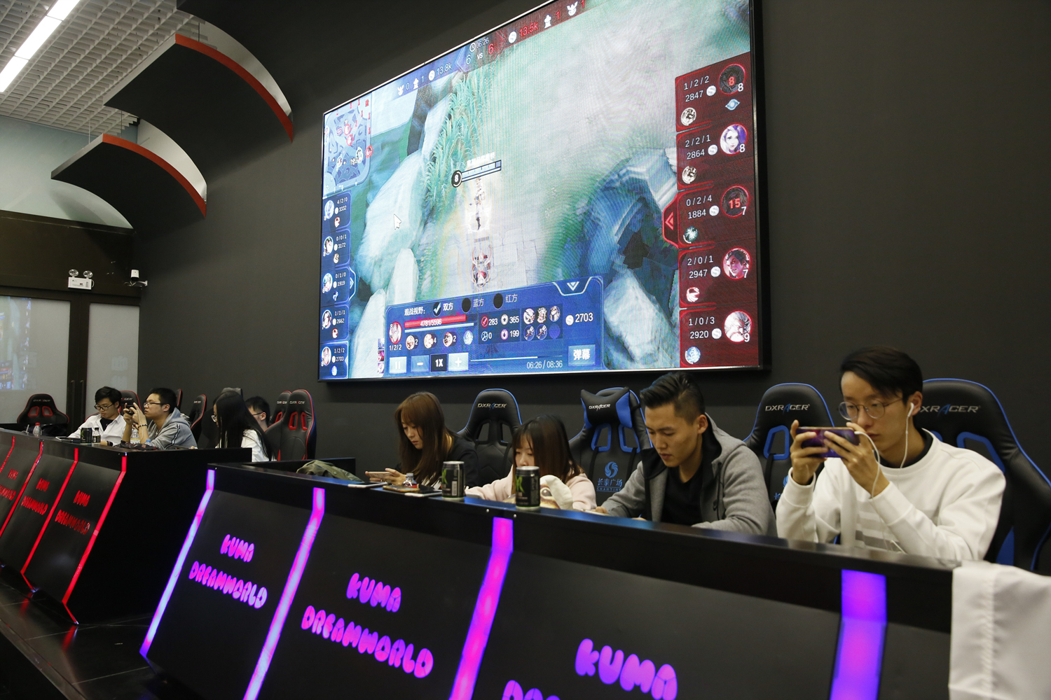 Anyone's Legend vs TES赛前数据前瞻：Ale选手数据完全包围369