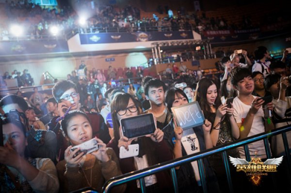 有志者，事竟成！apEX十年科隆战绩一览